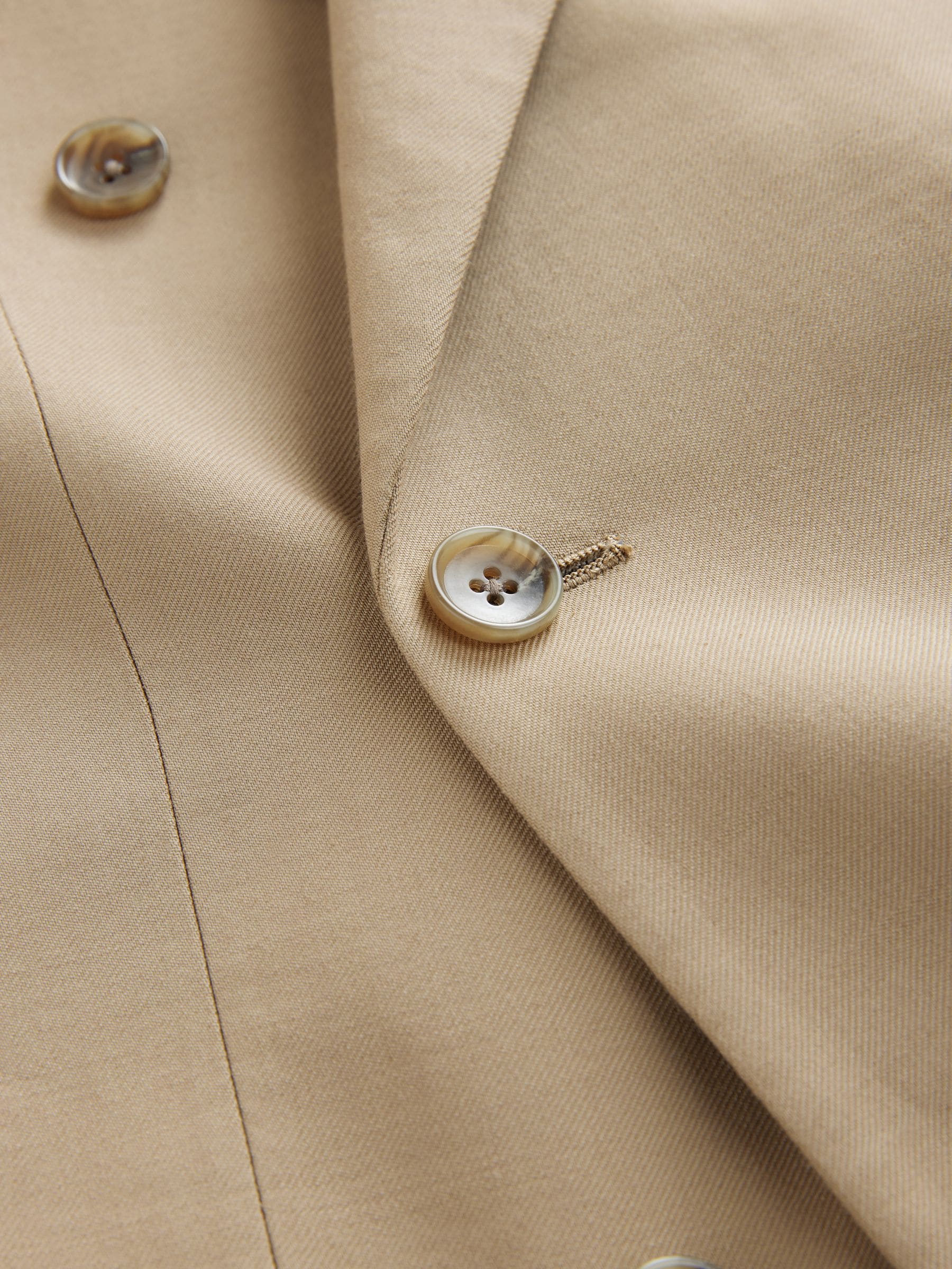 Next：日本 ストーン - スリムフィットスーツ ダブルブレスト