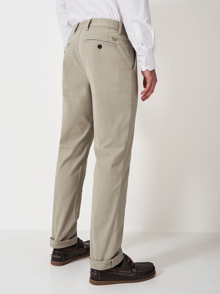 Crew Clothing Company Natural Straight Leg Heritage Chinos - Imagen 2 de 5 Crew Clothing Company Natural Straight Leg Heritage Chinos - Imagen 2 de 5