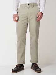 Crew Clothing Company Natural Straight Leg Heritage Chinos - Imagen 3 de 5