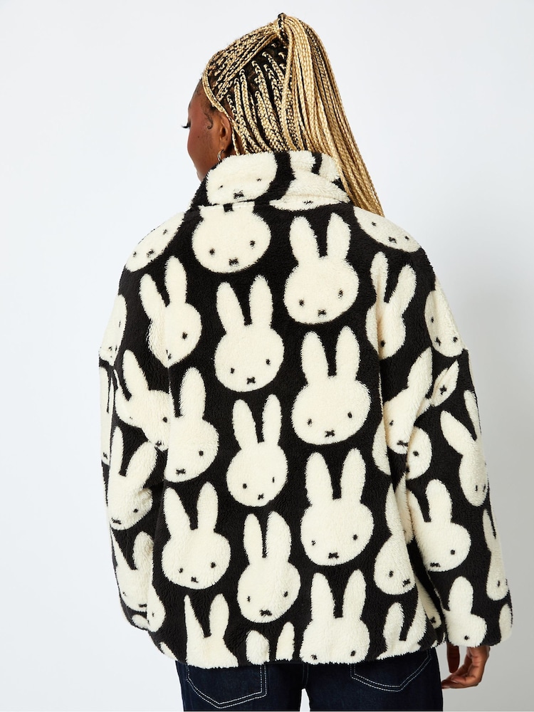 Miffy x Skinnydip Repeat Print Longline Fleece in Black and White - Image 2 of 6 Miffy x Skinnydip Repeat Print Longline Fleece in Black and White - Image 2 of 6