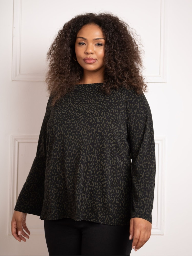 Live Unlimited Animal Live Unlimited Curve  Animal Dash Print Jersey Flared Sleeve Top - Image 1 of 3