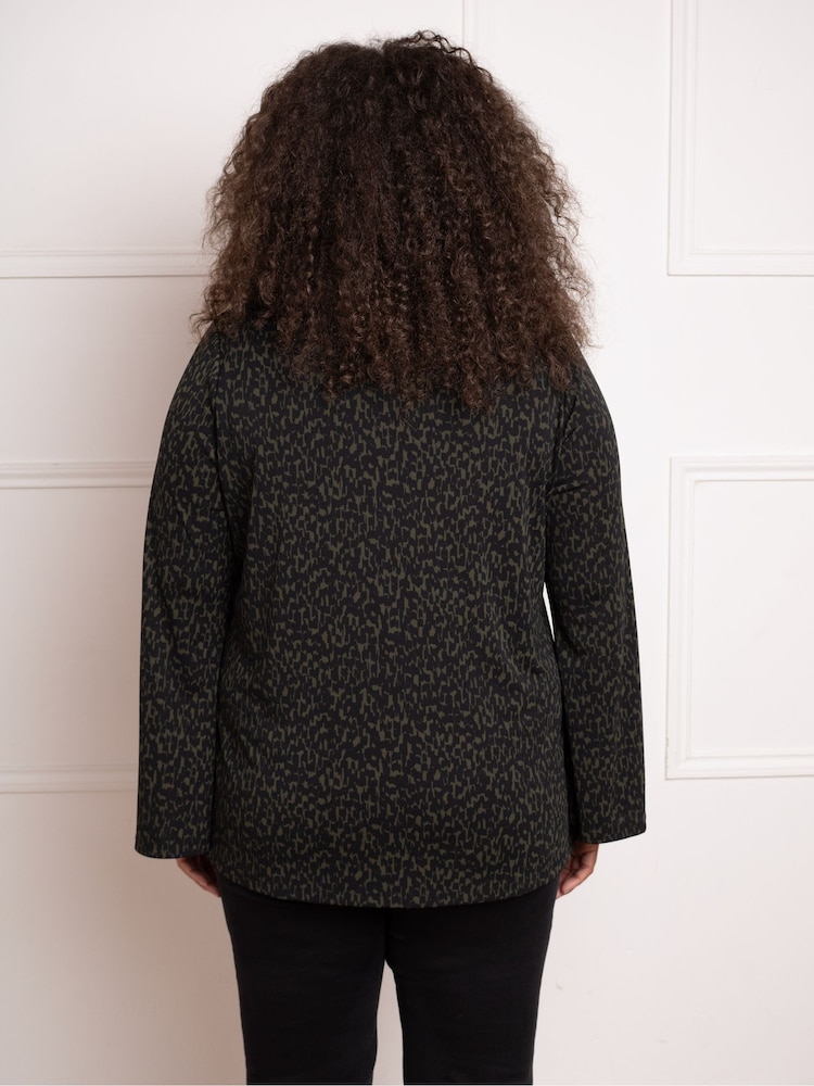 Live Unlimited Animal Live Unlimited Curve  Animal Dash Print Jersey Flared Sleeve Top - Image 3 of 3