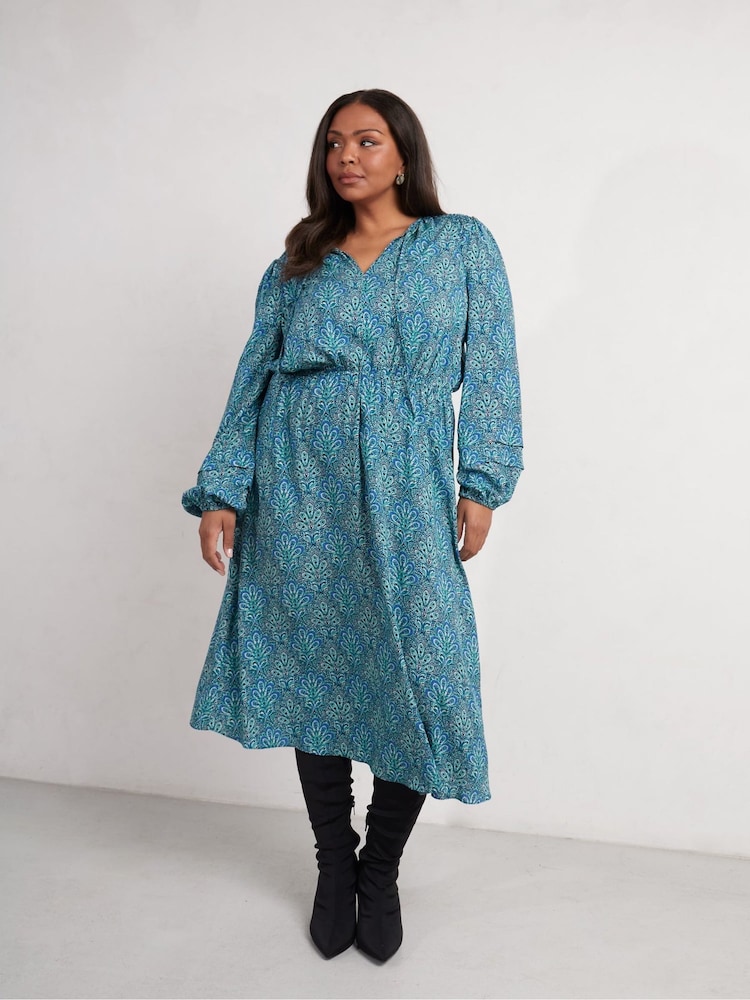 Live Unlimited Curve Blue Paisley Shirred Detail Midi Dress - Image 1 of 4