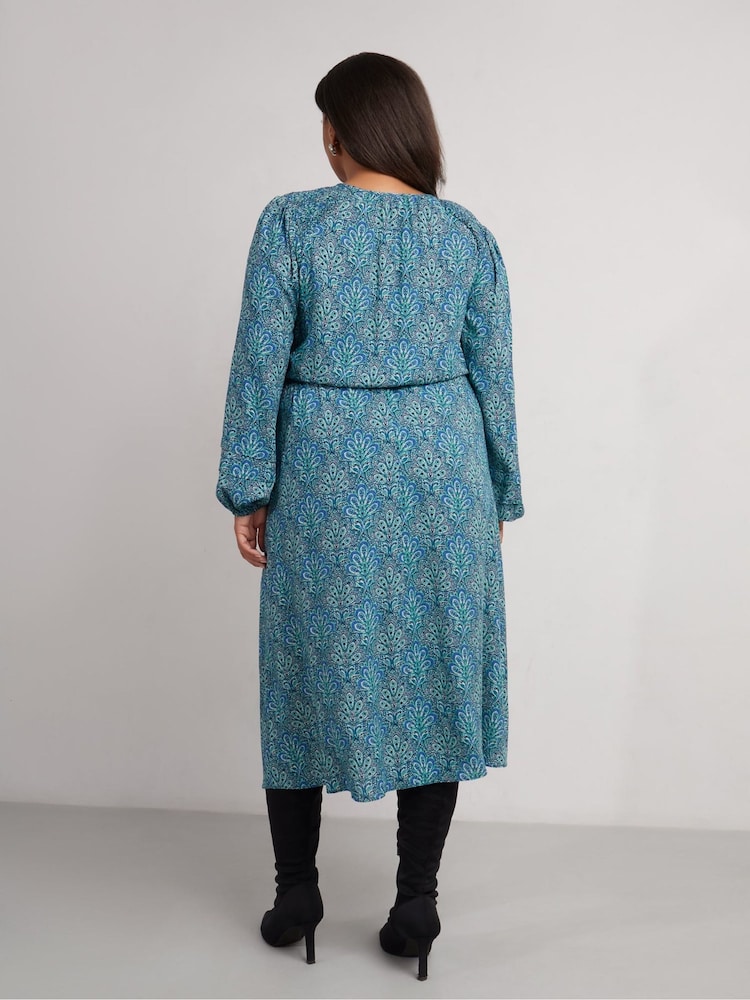 Live Unlimited Curve Blue Paisley Shirred Detail Midi Dress - Image 2 of 4