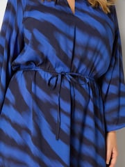Live Unlimited Black/Blue Live Unlimited Curve Printed Tie Waist Midi Black Dress - Image 3 of 5
