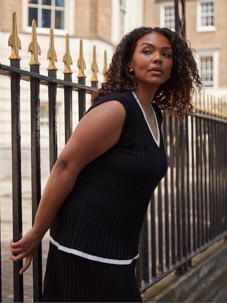 Live Unlimited Curve Contrast Tipping Knitted Noir Top - Image 2 of 6