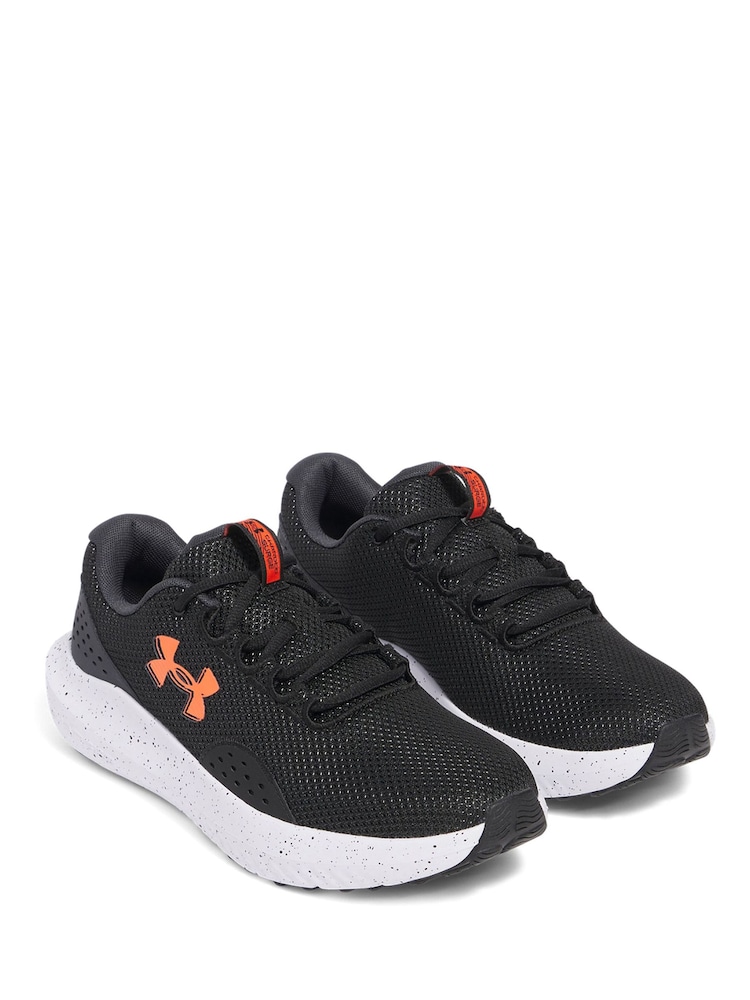 Under Armour Black/Red Surge 4 Trainers - Image 3 of 5