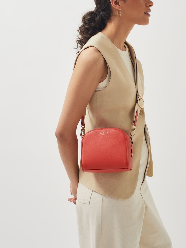 Radley London Small Red Arden Cresent Zip Around Cross-Body Bag - Bild 1 von 5 Radley London Small Red Arden Cresent Zip Around Cross-Body Bag - Bild 1 von 5