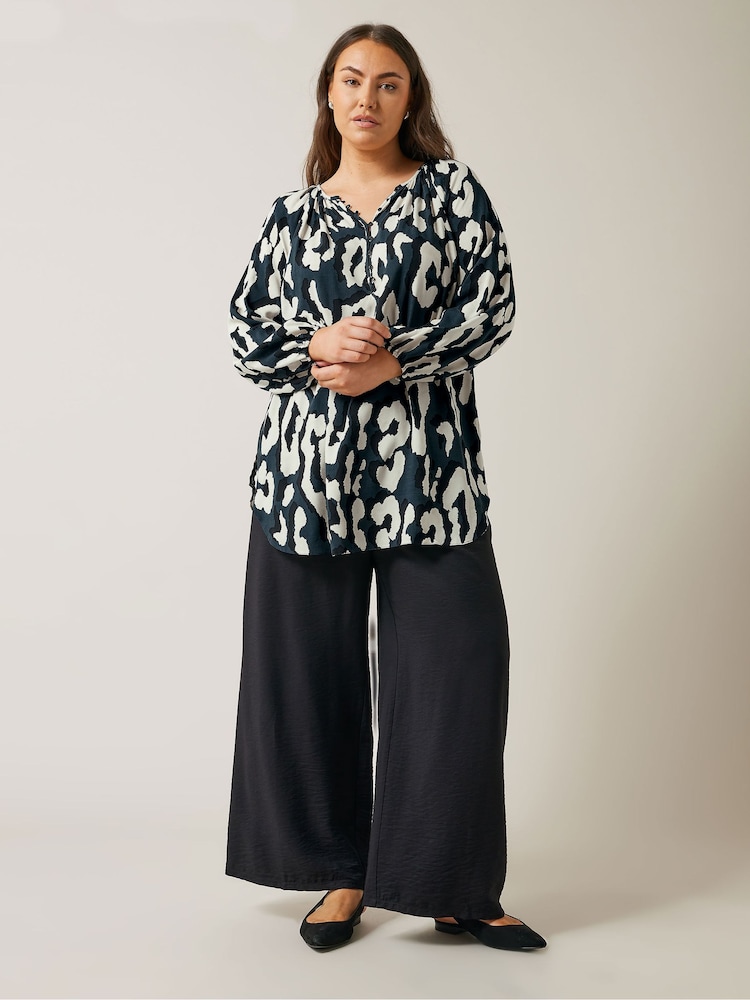 Evans Blue Abstract Animal Print Top - Image 3 of 5