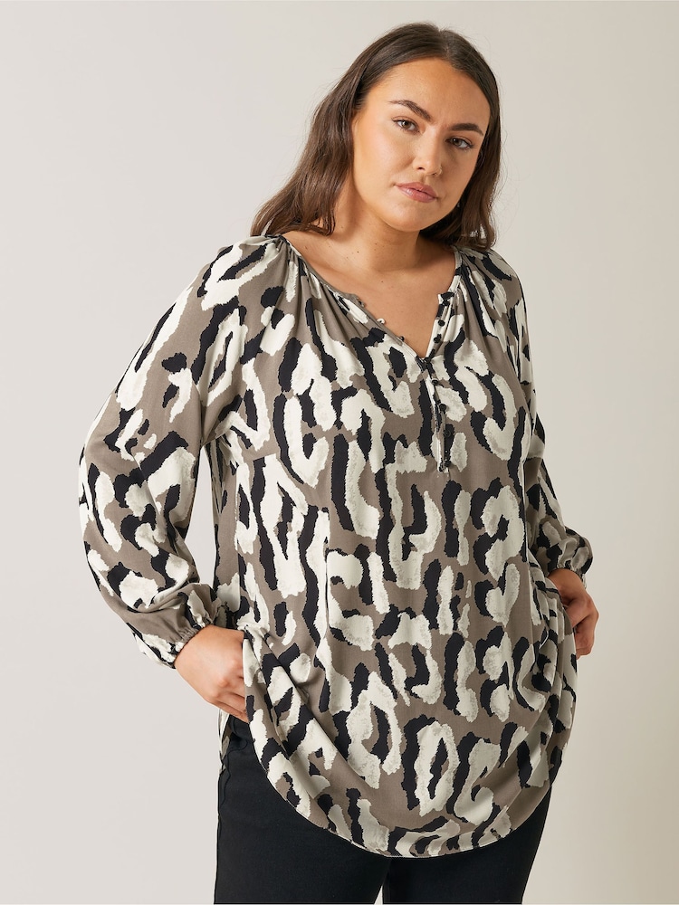 Schwarz Chrom - Evans Abstract Swirl Print Top - Bild 2 von 4 Schwarz Chrom - Evans Abstract Swirl Print Top - Bild 2 von 4
