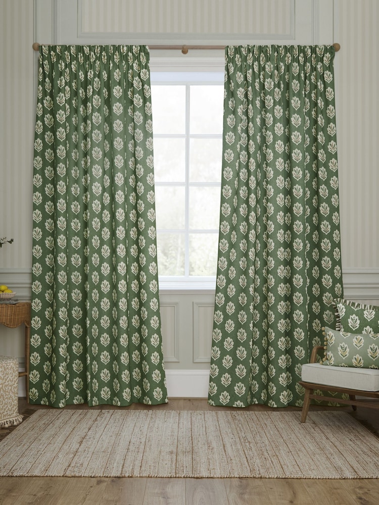 Sanderson Leaf Green Sessile Leaf Printed Pencil Pleat Curtains - Image 1 of 5