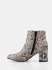 Novo Animal Wide Fit Davion Zip Block Heel Ankle Boots - Image 3 of 6