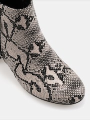 Novo Animal Wide Fit Davion Zip Block Heel Ankle Boots - Image 6 of 6