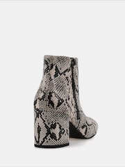 Novo Animal Regular Fit Davion Zip Block Heel Ankle Boots - Image 5 of 6
