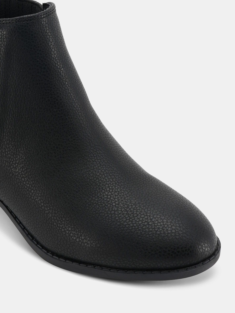 Novo Black Regular Fit Dillion Low Ankle Chelsea Boots - Image 6 of 6