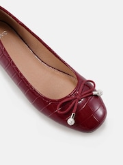 Novo Red Regular Fit Chioggia Low Heel Emeblished Bow Ballerina Shoes - Image 3 of 5