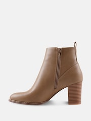 Novo Natural Wide Fit Vienna Block Heel Chelsea Boots - Image 3 of 7