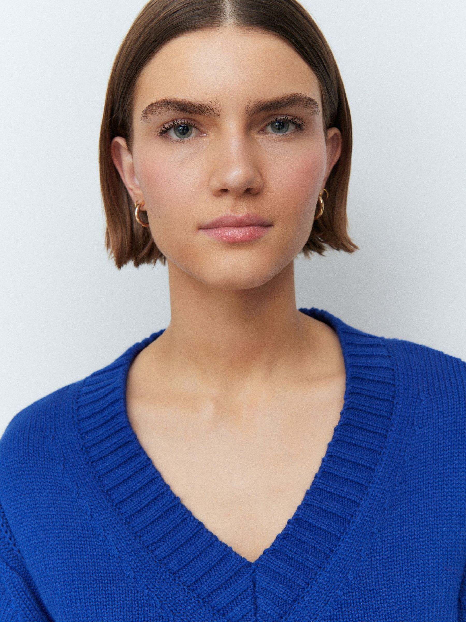 5110083 Indigo V-Neck Jumper