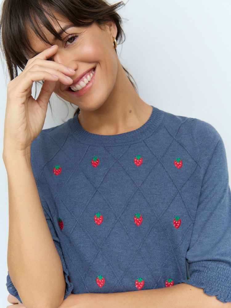 Azul marino Strawberry - Short Sleeve Crew Neck T-Shirt With Frill Edge Detail - Imagen 2 de 8 Azul marino Strawberry - Short Sleeve Crew Neck T-Shirt With Frill Edge Detail - Imagen 2 de 8