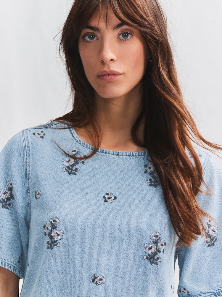Bleach Fleuri brodé - Robe t-shirt 100% coton en jean à manches courtes - Image 4 of 9