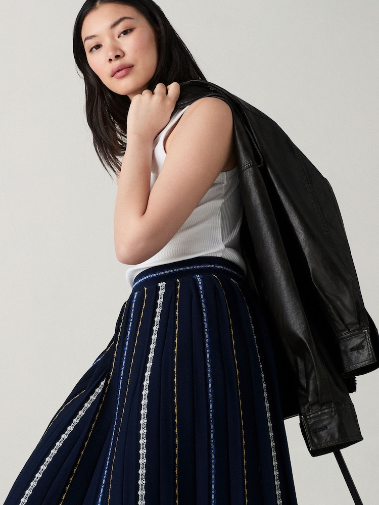 Blue Navy Embroidered Detail Pleated Knitted Midi Skirt - Image 4 of 8
