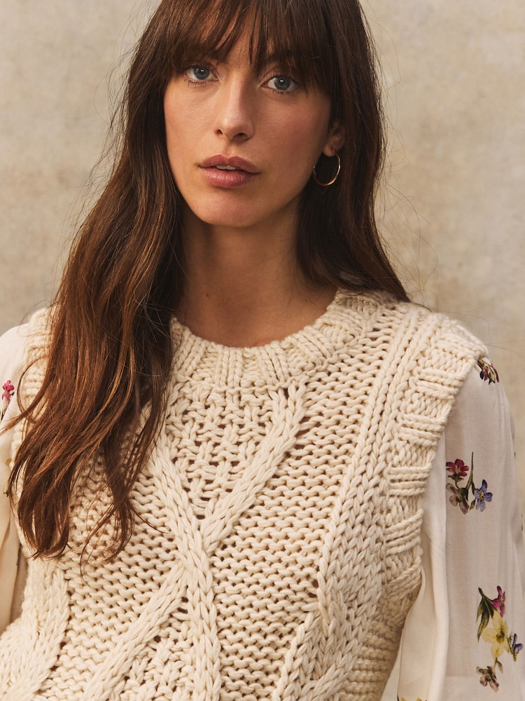 White Ecru Floral Pattern Layered Knitted Cable Tank - Image 4 of 8