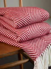 Red Herringbone Cosy Throw - Image 4 of 5
