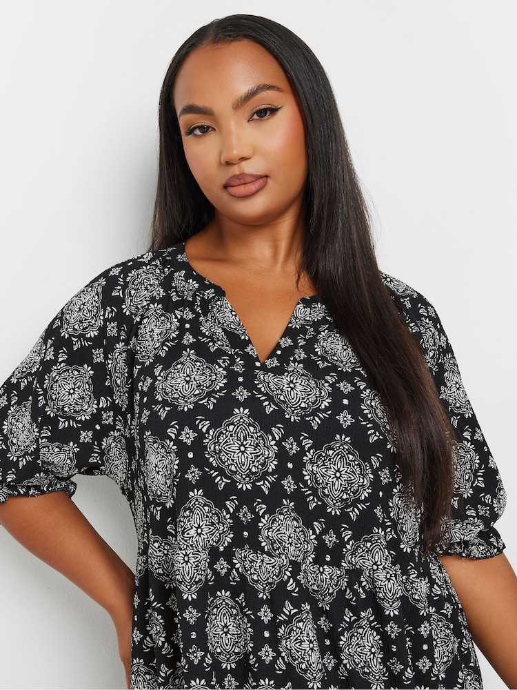 Yours Curve Black Stamp Tile Notch Neck Tierred Dress - Image 4 of 4