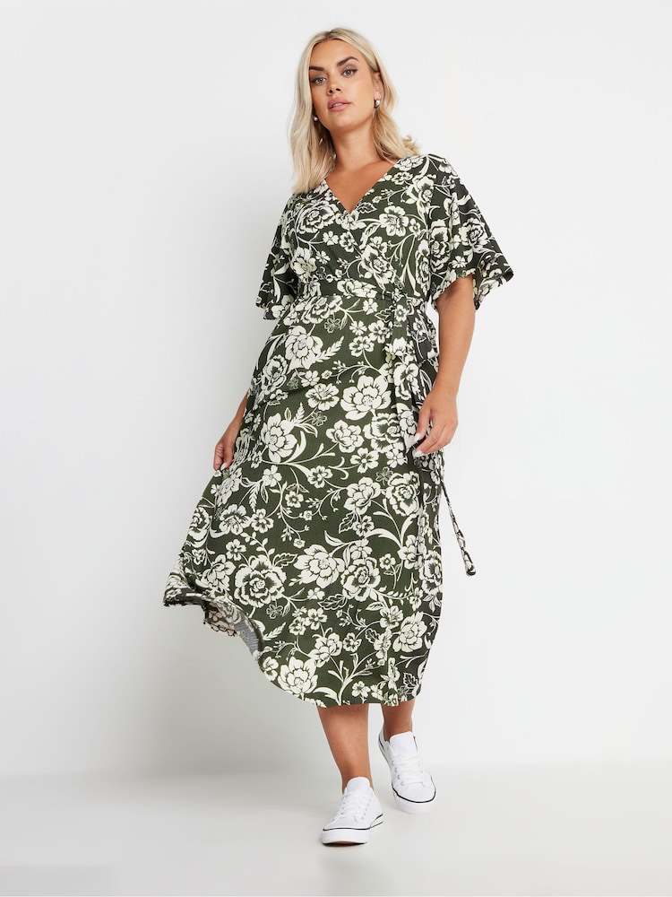 Yours Curve Green Wrap Angel Sleeve Texture Dress - Image 2 of 5 Yours Curve Green Wrap Angel Sleeve Texture Dress - Image 2 of 5