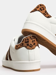 Yours Curve White Wide Fit Padded Skate Trainers - Image 4 of 5
