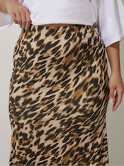 Yours Curve Brown Limited Collection Leopard Print Maxi Skirt - Image 4 of 7