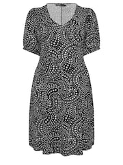 Yours Curve Black Puff Sleeve Day Dress - Image 6 of 6