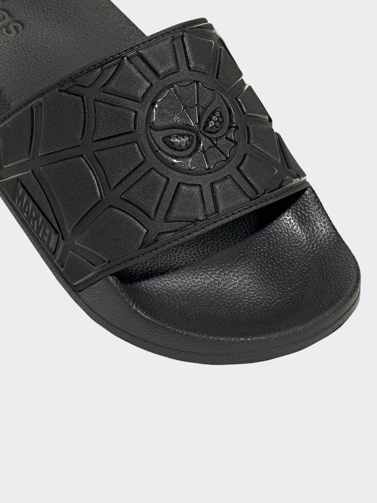 adidas Marvel Spider-Man Adilette tobogani za tuširanje - Slika 4 od 4 adidas Marvel Spider-Man Adilette tobogani za tuširanje - Slika 4 od 4