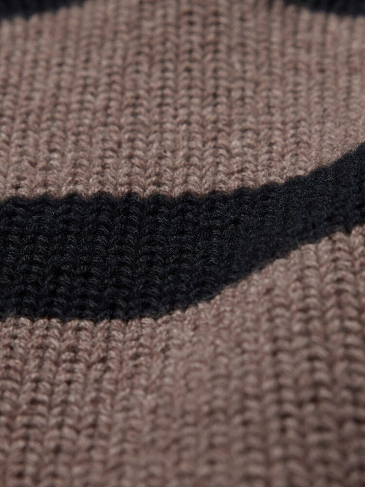 Gap Brown Stripe Soft Cotton Shrunken V-Neck Polo Jumper - Image 5 of 5 Gap Brown Stripe Soft Cotton Shrunken V-Neck Polo Jumper - Image 5 of 5