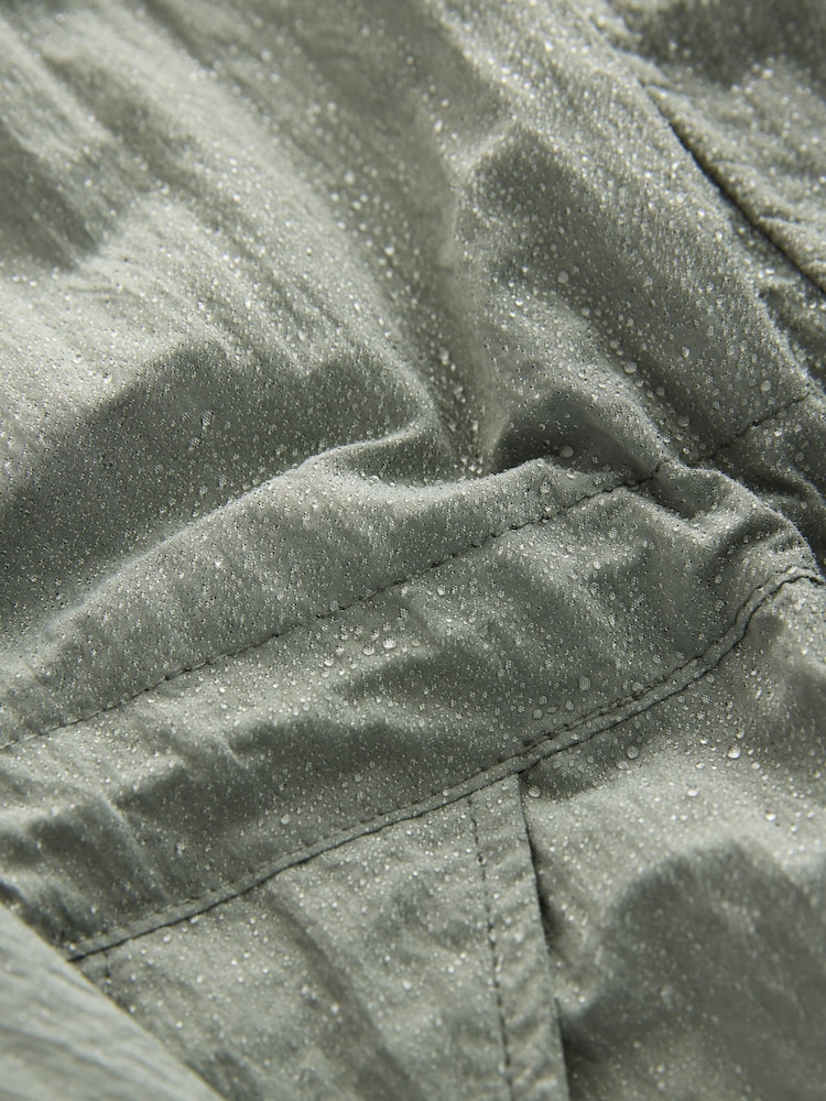 Verde salvia - Chaqueta con diseño ligero e impermeable - Imagen 3 de 3