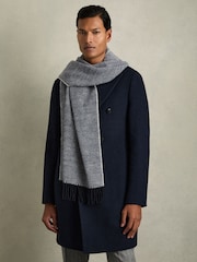 Reiss Higgins Schal aus Wollmischung mit Fischgrätmuster - Bild 2 von 5