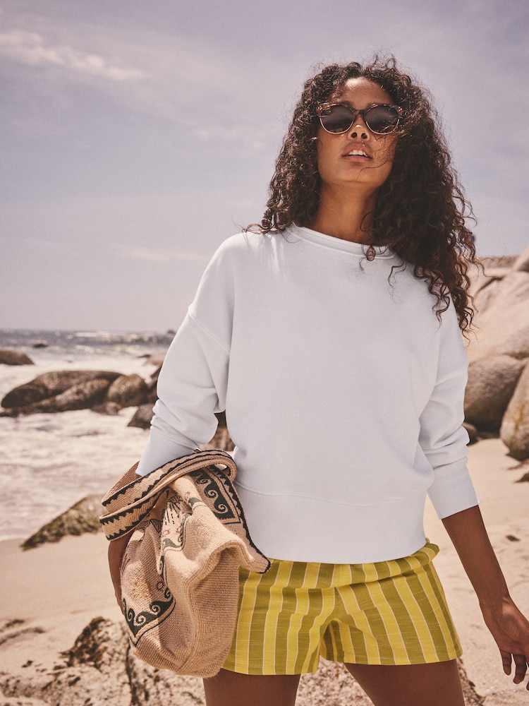 Ecru - Sweatshirt mit grobem Saumdetail, gewaschenem 100% Baumwolle und Rundhalsausschnitt - Bild 1 von 7 Ecru - Sweatshirt mit grobem Saumdetail, gewaschenem 100% Baumwolle und Rundhalsausschnitt - Bild 1 von 7