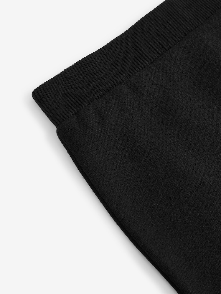Schwarz - Soft Touch Compact Cosy Knitted Mini Skirt - Bild 8 von 8 Schwarz - Soft Touch Compact Cosy Knitted Mini Skirt - Bild 8 von 8
