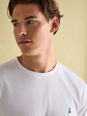 Темно-синий/белый - Joules Everyday Pack of Two Crew Neck T-Shirts - Image 7 of 9