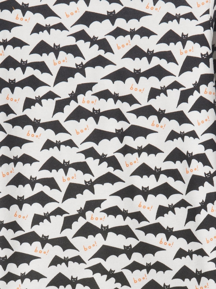 Gap Black/White Bats Halloween Long Sleeve Pyjama Set (6mths-5yrs) - Image 3 of 3 Gap Black/White Bats Halloween Long Sleeve Pyjama Set (6mths-5yrs) - Image 3 of 3