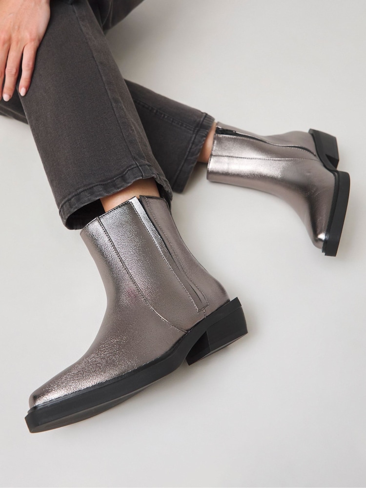 Simply Be Extra Extra lat Secret Mulați/Elastici Seam Western Ankle Cizme - Image 4 of 5