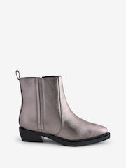 Botines estilo western con costuras elásticas ocultas y ajuste extraancho de Simply Be - Imagen 5 de 5