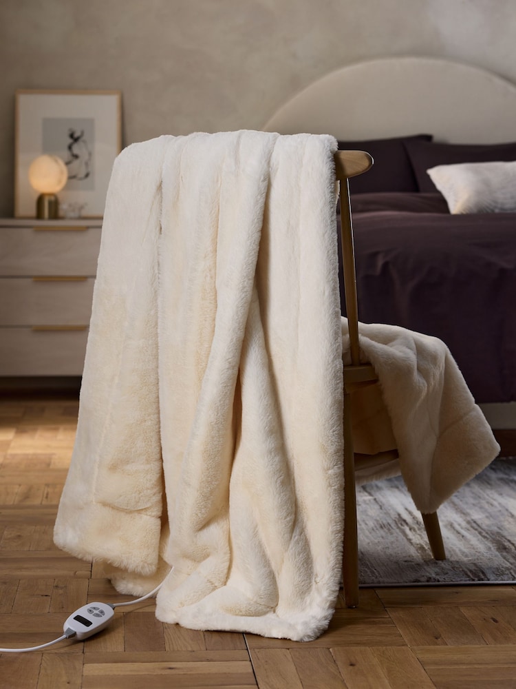 Ivory Heated Plush Faux Fur Throw - Image 2 of 3