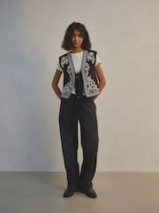 Черный - Стеганый вышитый жилет - Image 2 of 6