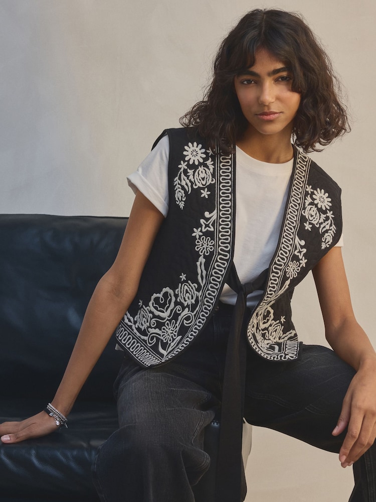 Black Quilted Embroidered Gilet - Image 3 of 6