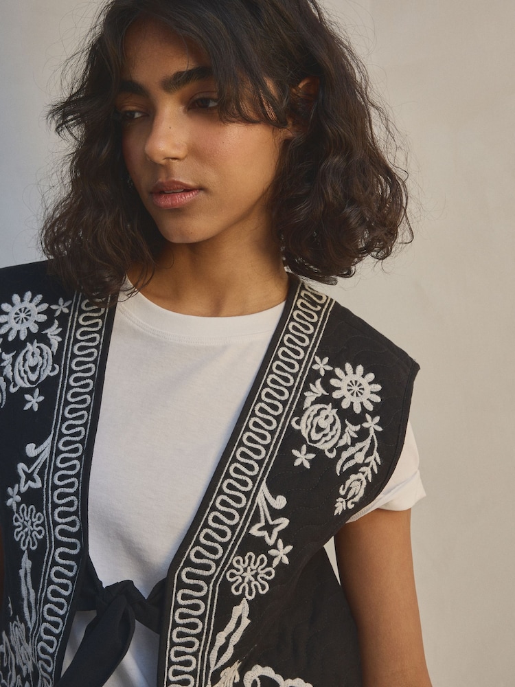 Black Quilted Embroidered Gilet - Image 5 of 6