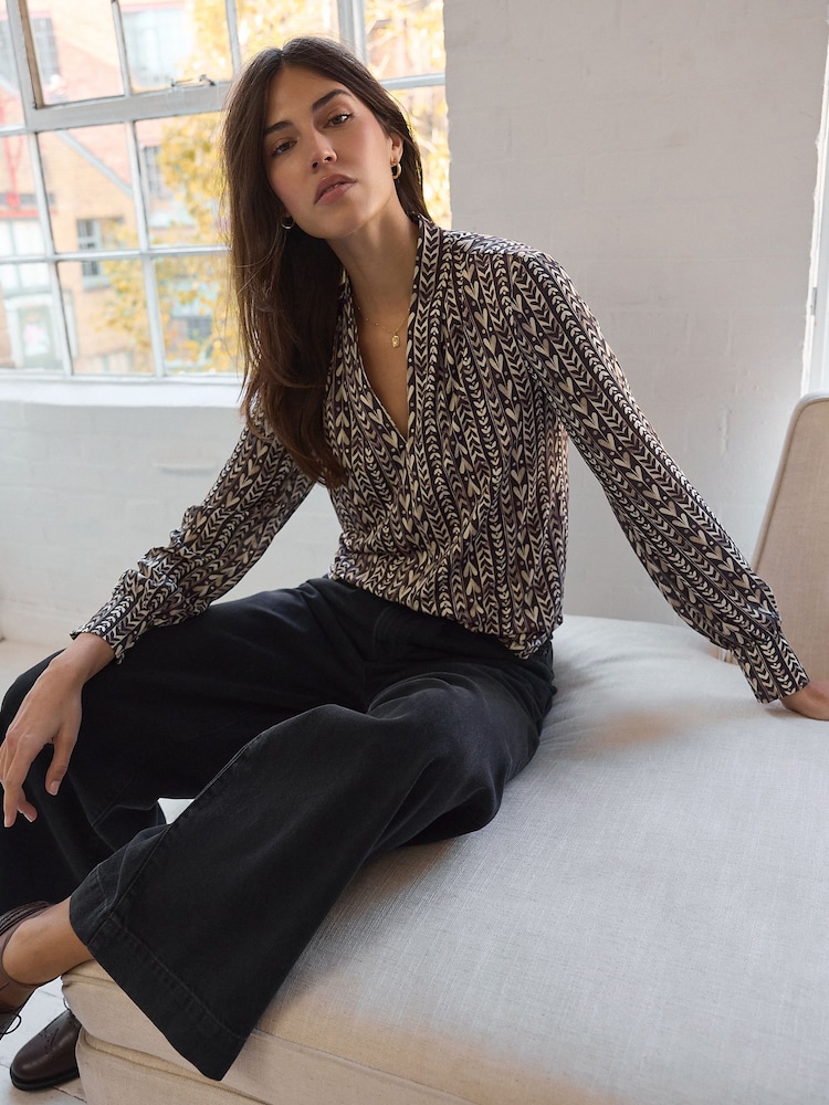 Wein-Herz-Print - Langärmelige Bluse mit V-Ausschnitt - Bild 2 von 7 Wein-Herz-Print - Langärmelige Bluse mit V-Ausschnitt - Bild 2 von 7