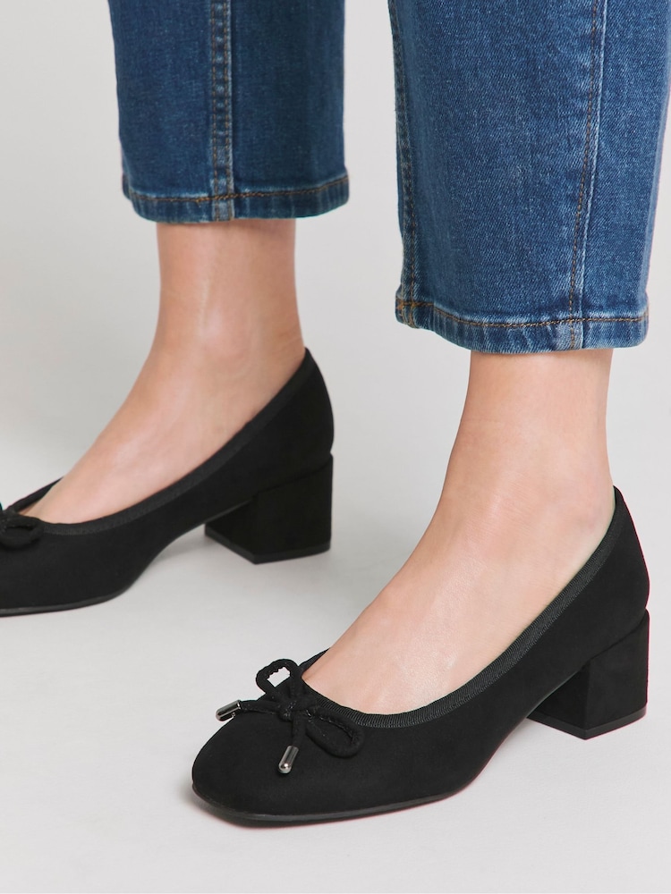 JD Williams Bajo Block Heel Classic Ballerina Bow Court Shoes In Extra Wide Fit - Imagen 4 de 4