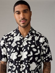 Monochrome Printed Floral Short Sleeve Shirt With Cuban Collar - Image 4 of 8