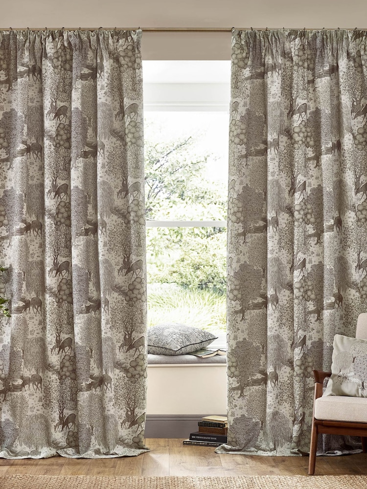Morris & Co Linen The Brook Jacquard Pencil Pleat Curtain - Image 2 of 7